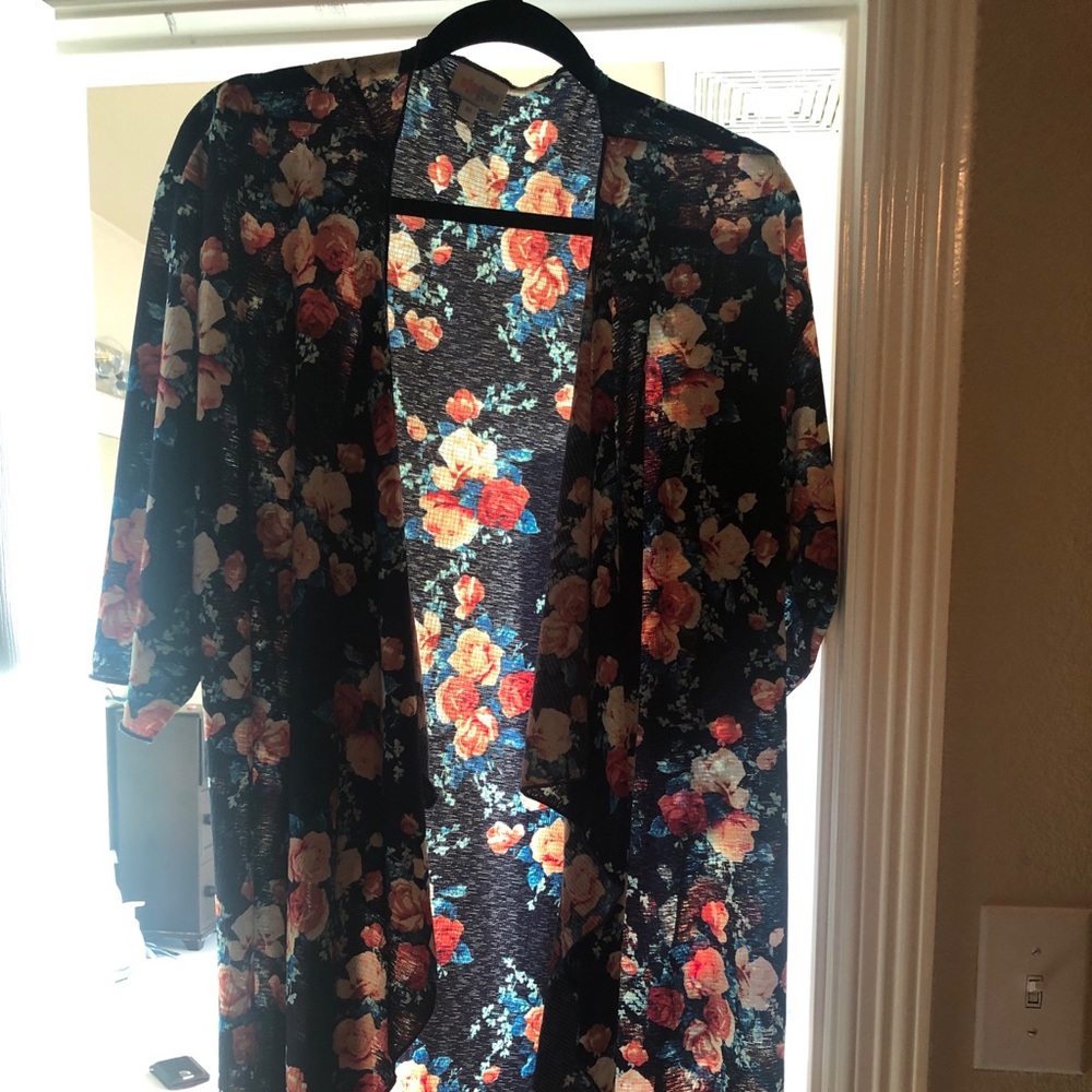 Beautiful Floral LuLaRoe Shirley